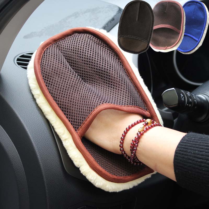 Soft car wash glove for gentle hand washing of car paintwork